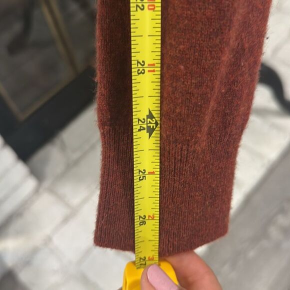 Bloomingdale’s men sweater pull over V-neck long sleeve 100% cashmere Medium Red - Picture 7 of 7